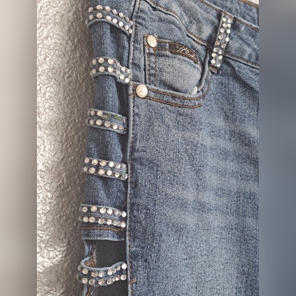 Platinum Plush Cropped Jeans With Open Side Rhinestones Size 11 - Picture 3 of 9
